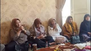 Download lagu hajian mami helmy nur amin