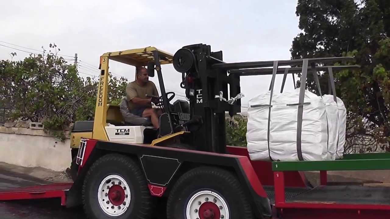 SLING BAG CEMENT CONTAINER UNLOADING - YouTube