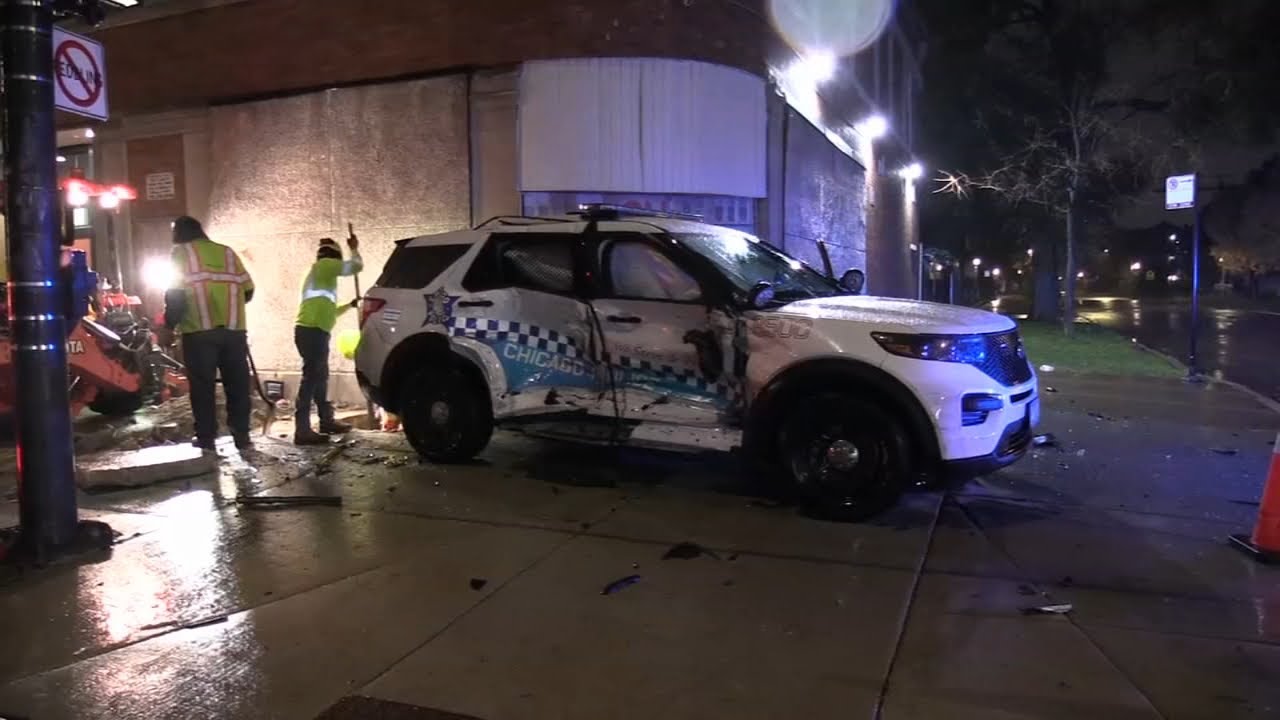 Tow truck driver crashes into CPD squad unit in West Garfield Park ...