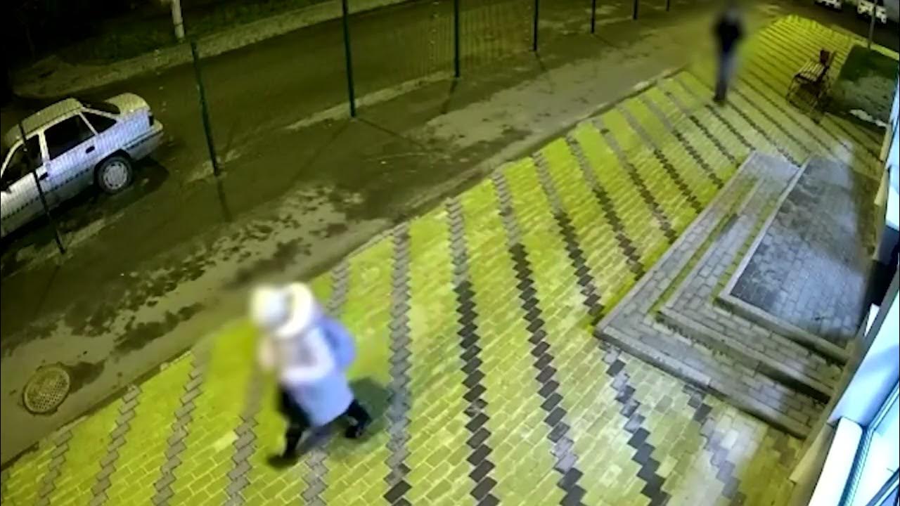 увидели у подозрительного типа в машине девочку