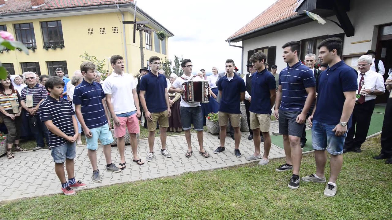 Na kronanju 4. kogovske vinske kraljice