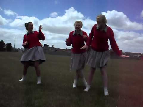 Olivia, Katherine and Keely's MJ dance moves!