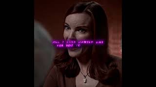 She found a Black man under the bed?! 😳🛏️ | Desperate Housewives S01E03 #edit