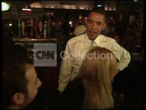 Video: Barack Obama Bar Samma Kostym I 8 år
