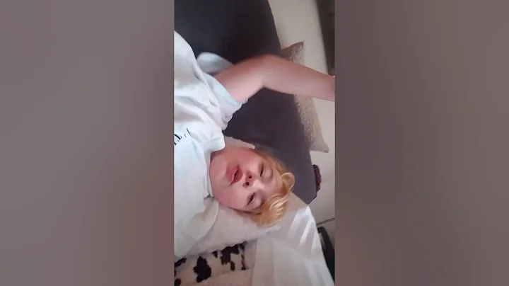 1st vid ....... sorry i look like poop