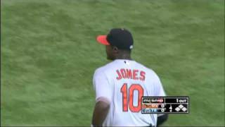 2011/04/02 Jones' running catch