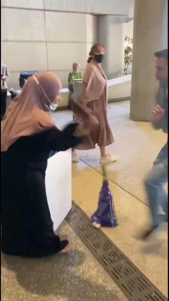 Mom is back ?