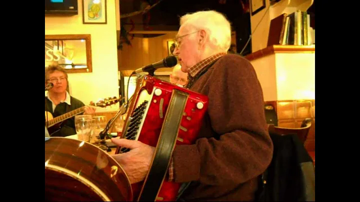 Green Hills of Islay sung and played by Allen Barn...