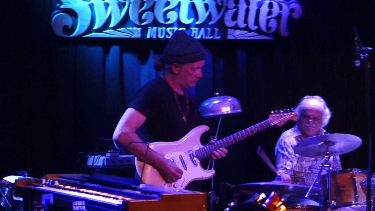 Ver Golden Road - Zero at Sweetwater Music Hall - Mill Valley, CA Dec. 29, 2016 no YouTube Ver Golden Road - Zero at Sweetwater Music Hall - Mill Valley, CA Dec. 29, 2016 no YouTube