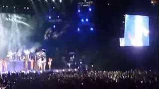 Beyoncé emocionada cantando Lek Lek em Brasilia. The Mrs. Carter Show World Tour