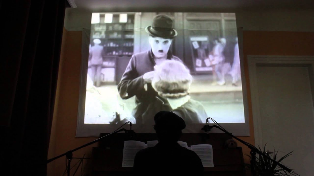 City lights scene / Charlie Chaplin - Opening / Philip Glass