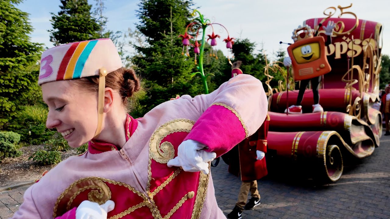 25 celebration parade met Koning Plopsa in Plopsaland Belgiuim. :)