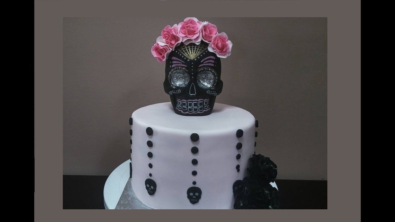 Skull Shaped Cake Tin. Make a Skull Shaped Cake for Halloween. Also Could  Be Used for a Day of the Dead Themed Celebration. 