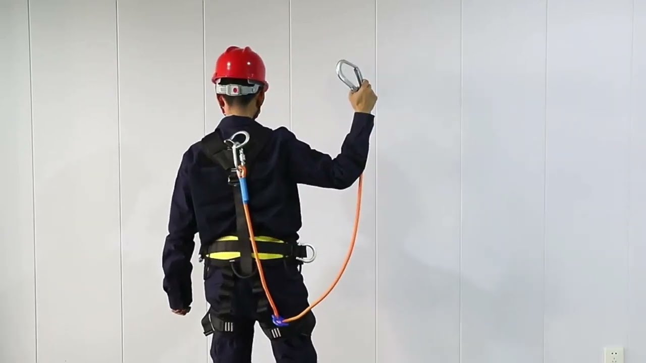 How to wear a safety harness?