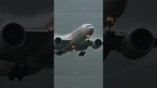 How does an airplane fly in the rain? #shorts #trending #viral How does an airplane fly in the rain? #shorts #trending #viral