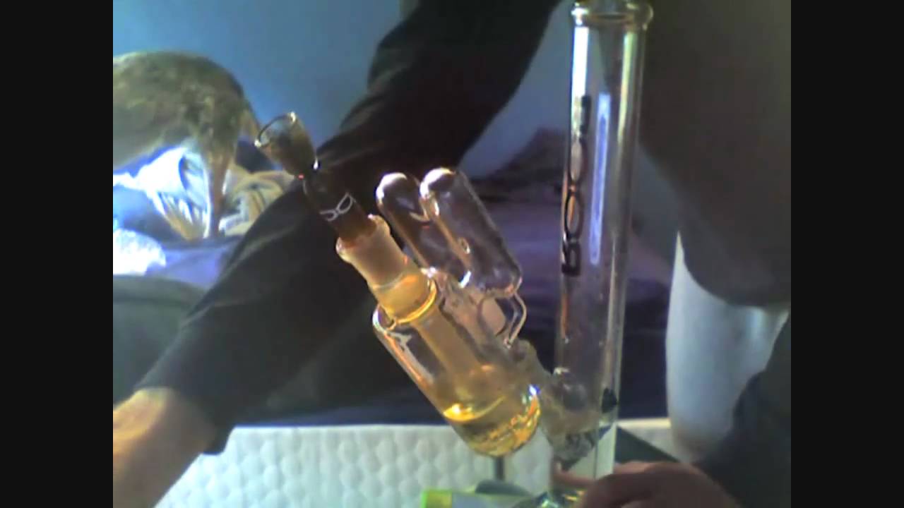 Roor Milkshot Bong hits