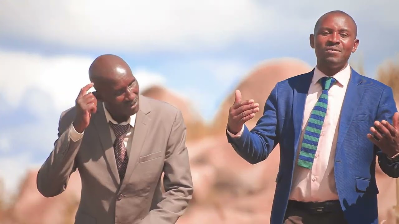 Mabvazuva Choral Group feat T Gumbere-Vanhu vanokanganwa