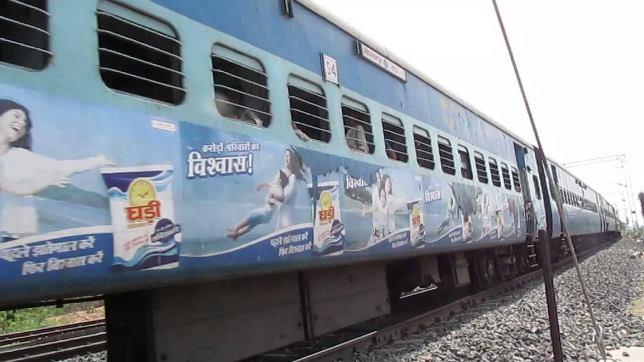 05033 Gorakhpur Bandra T. Summer Special with JHS WDM 3 11158!!!