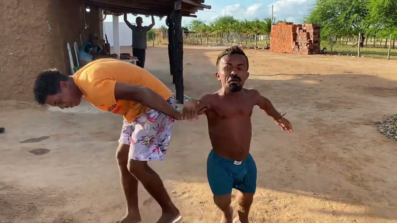 MANINHO E ZÉ FURÃO APRONTOU COM os boleto ￼CHAGUINHA ￼ RASPAR A BARBA DELE