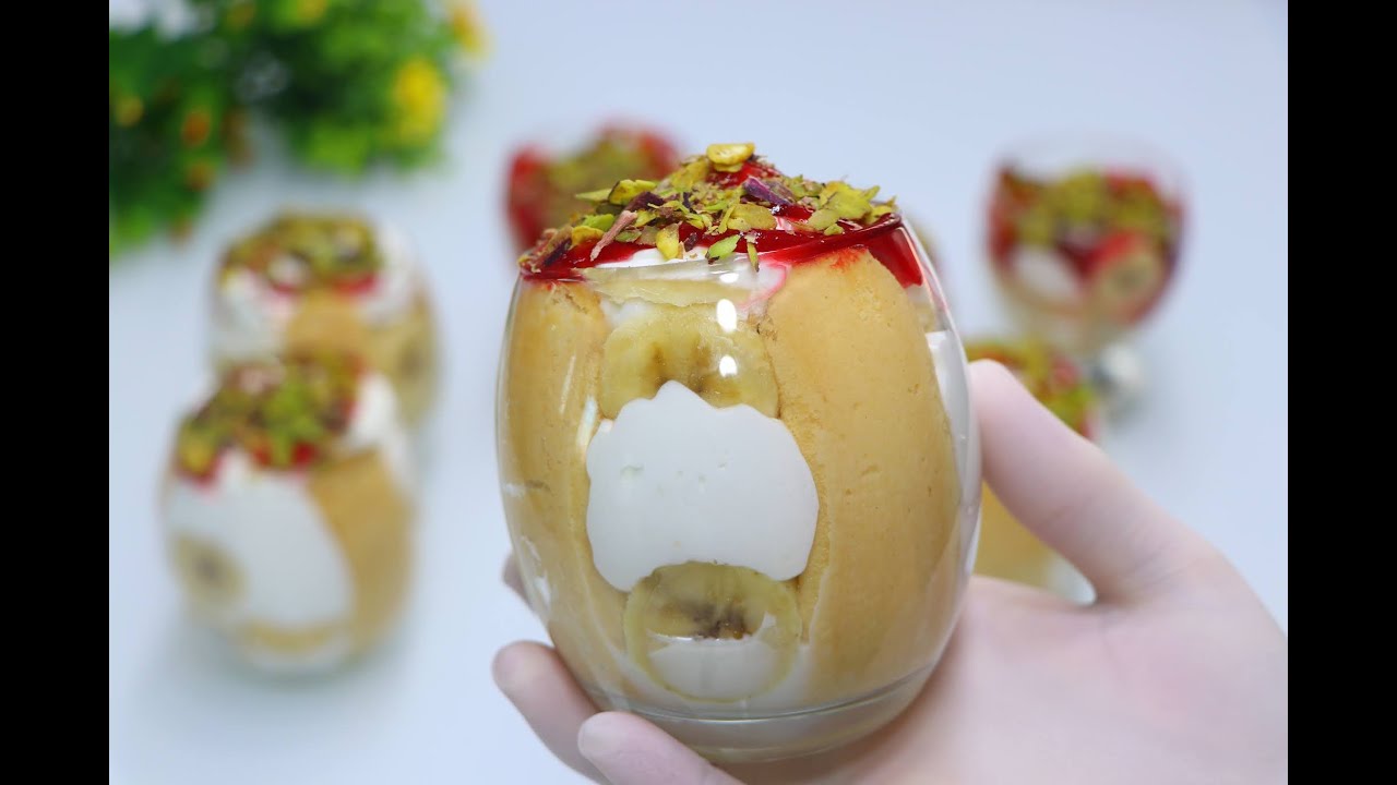 تحلية ال10 دقائق الباردة بمكونات بسيطة حلى كاسات بالبسكويت والموز و طبقة كريمية لذيذة وشهية مع رباح