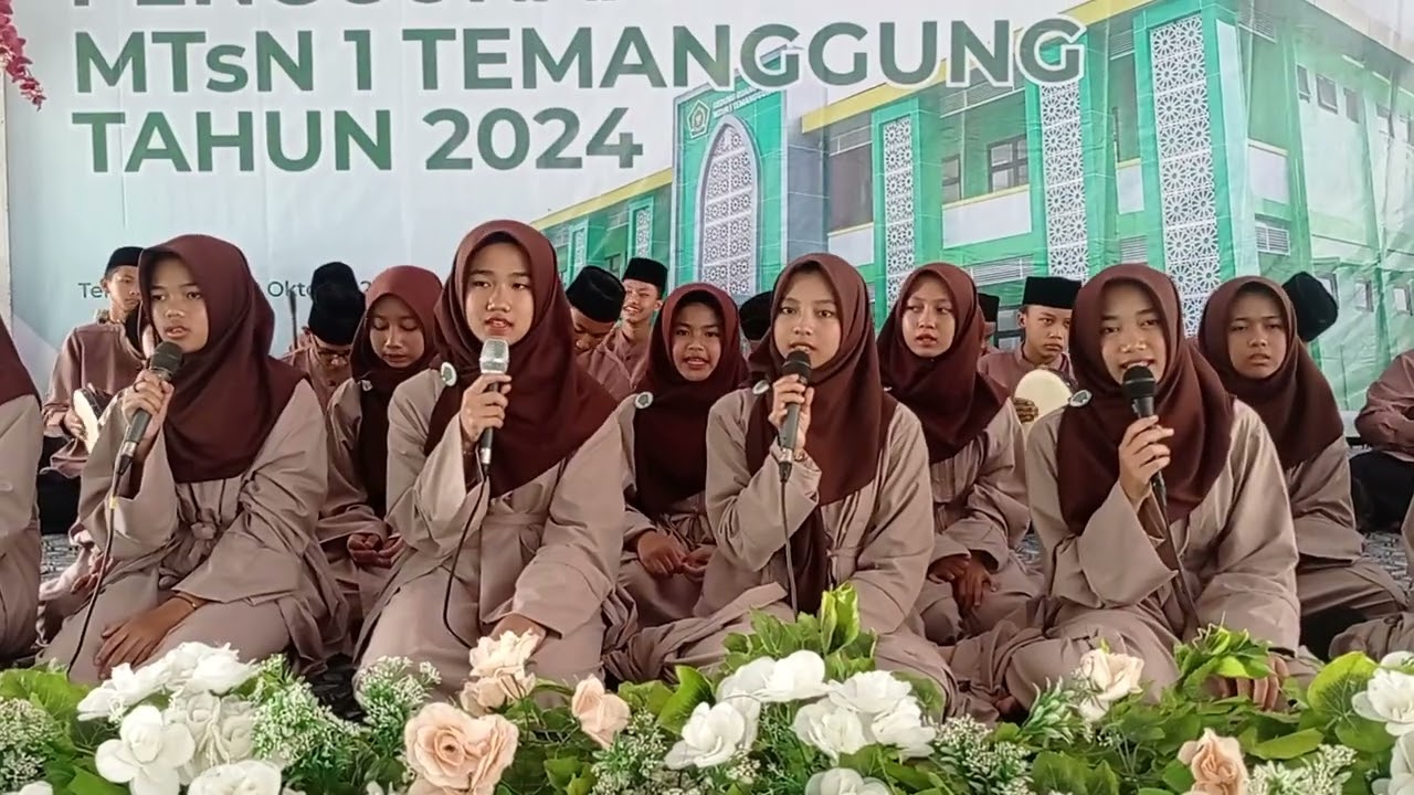 ADDINULANA COVER BY ELSAHA MTSN 1 TEMANGGUNG