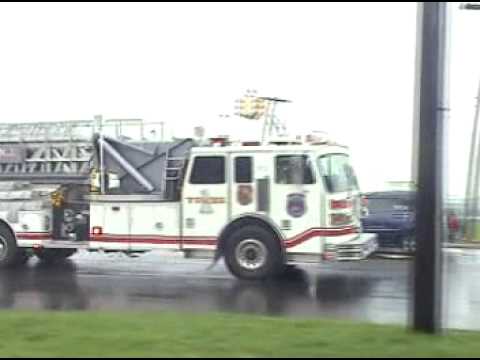 East Rutherford Fire Department 12 Truck 1 Responding - YouTube