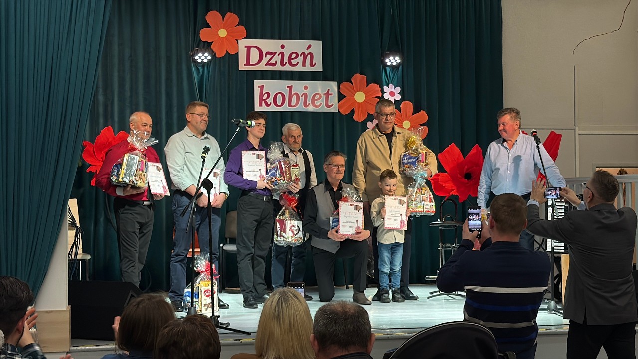 Popisy akordeonistów i Klawa Ferajna - Muzyczny Dzień Kobiet w Rossoszu