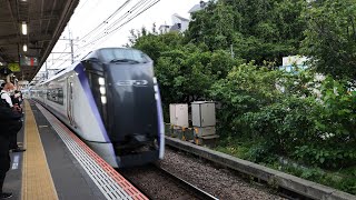 [ジョイント音]E353系 S20編成 S101編成 特急富士回遊44号・あずさ44号新宿行が3分遅れて日野駅2番線を通過するシーン