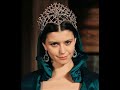 Beautiful Look Of Beren Saat In Kosam Sultan Outfits