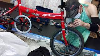 [折りたたみ自転車]の、ブレーキワイヤーエンドキャップを、オシャレカラーに変えてみた！