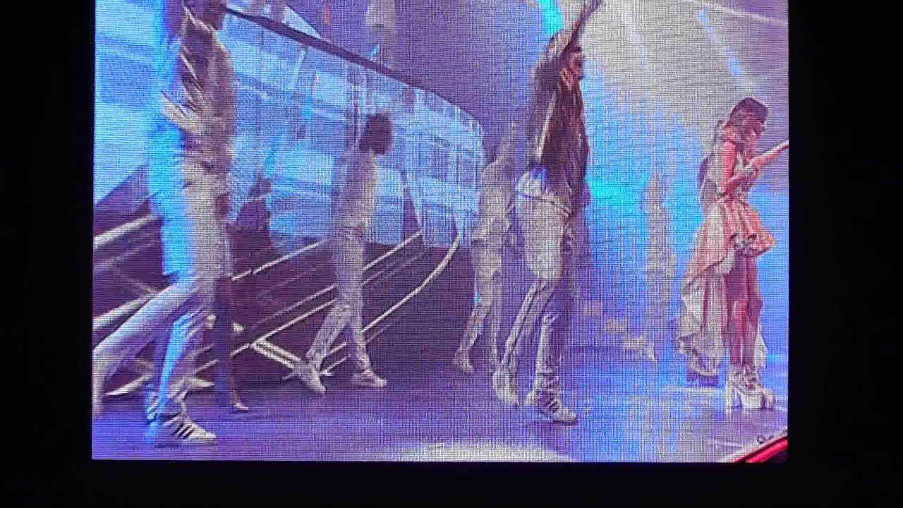 VIOLETTA - En Mi Mundo @Paris 19/02/2015 Concert Live - 24/25 - HQ 1080p HD