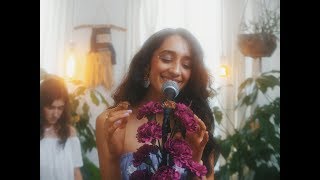 Video voorbeeld van "Raveena - I Won't Mind (Live At Luiny's)"