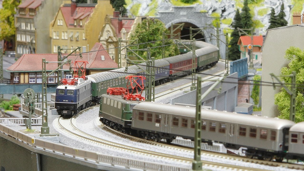 Feine KATO Spur N Modellbahnanlage!