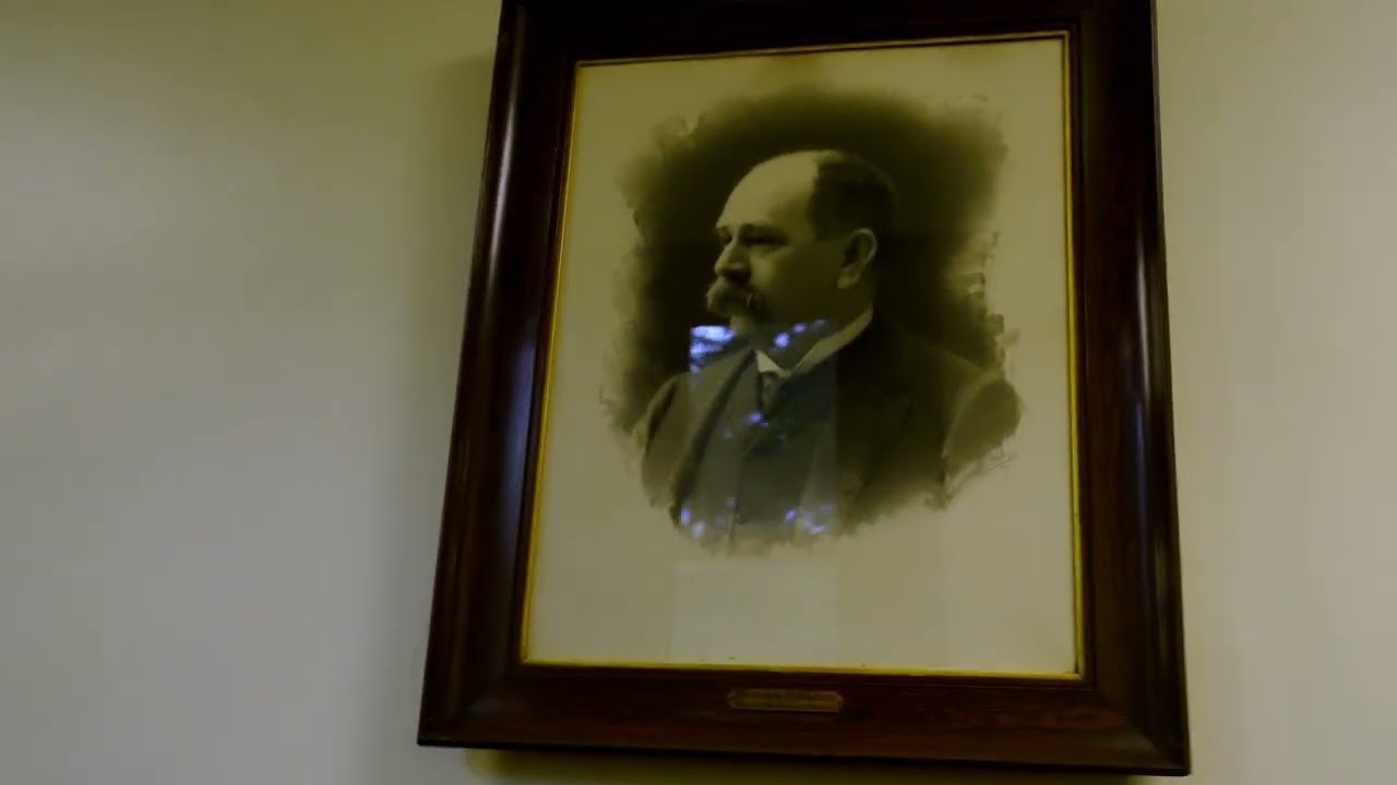 The Crimson Investigates the history of the Olcott Building