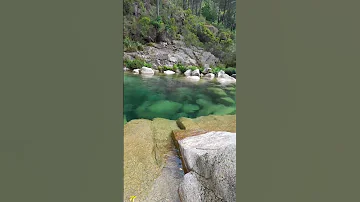 Lagoa Verde Poço Verde Gerês 