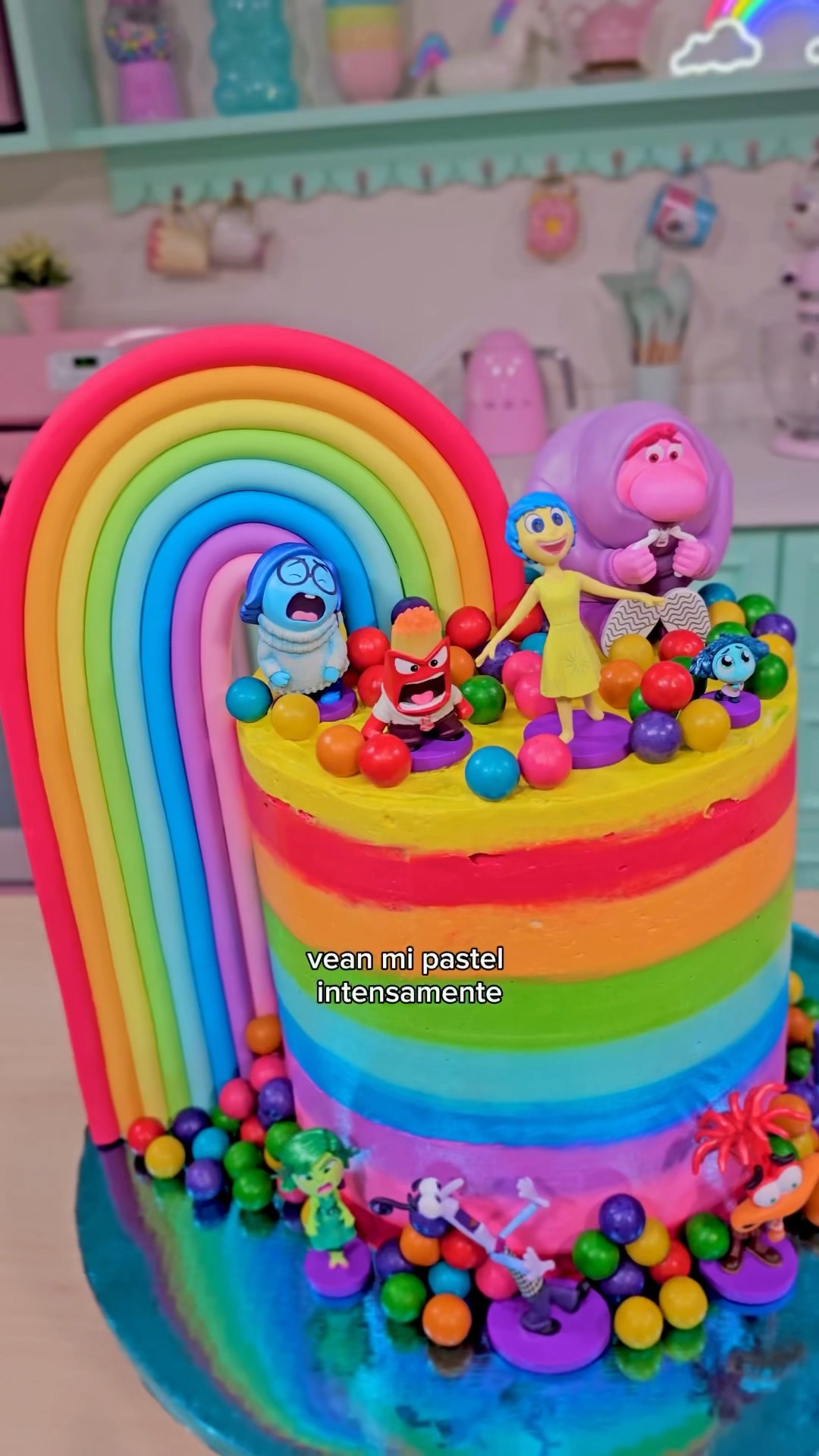 MIRA LO QUE PASA SI METES FONDANT AL HORNO? | PASTEL INTENSAMENTE