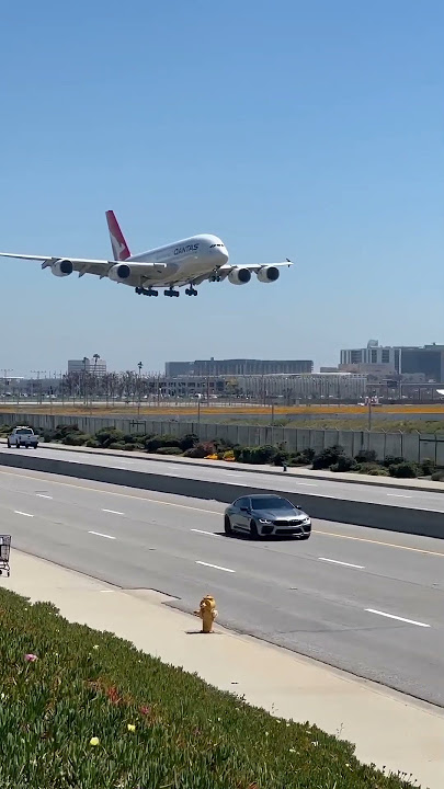Pesawat terbang landing #pesawat #pesawatlucu #funny #funnyairplane #airplane