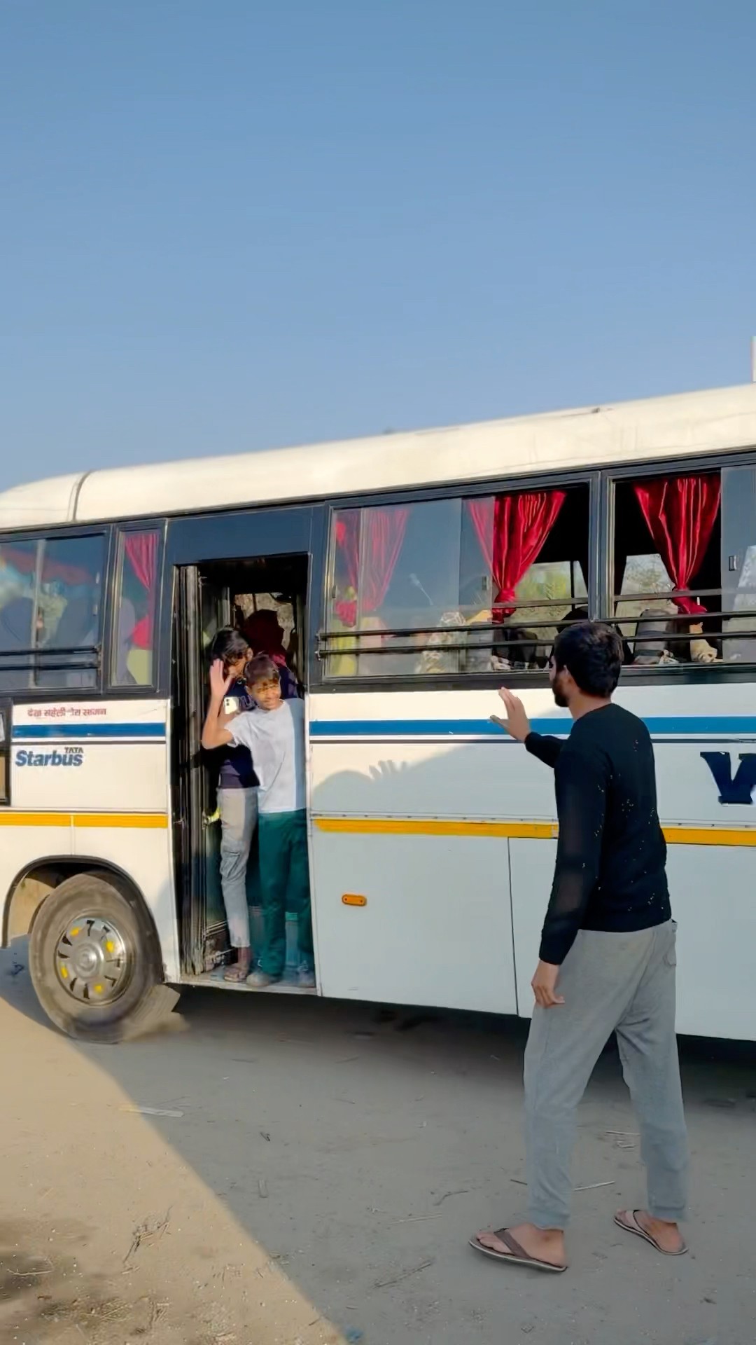 बच्चे को पोहचाया उसके घर ?? #foryou #shortsfeed #emotional #hearttouching #story #explore #rampur