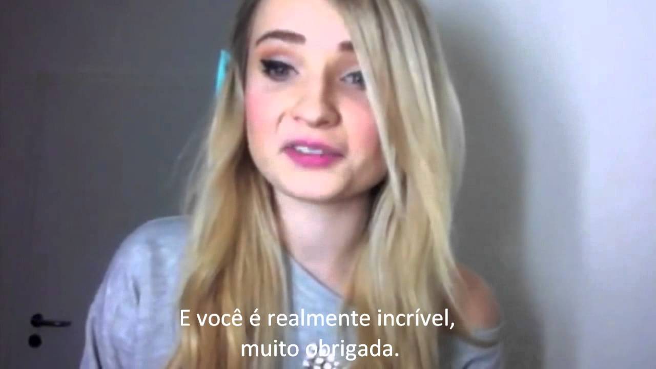 Kim send a Kiss to Pri Guimarães, from Brazil