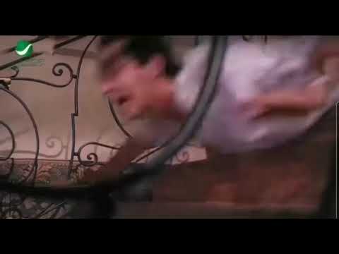 احمد حلمي بيقع من على السلم