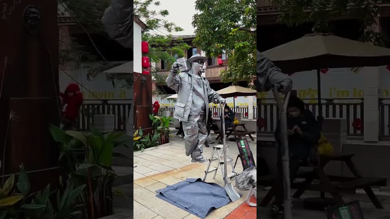 Human suspension performance art-