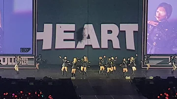 TWICE LIGHTS perform BDZ Live in Manila at MOA ARENA