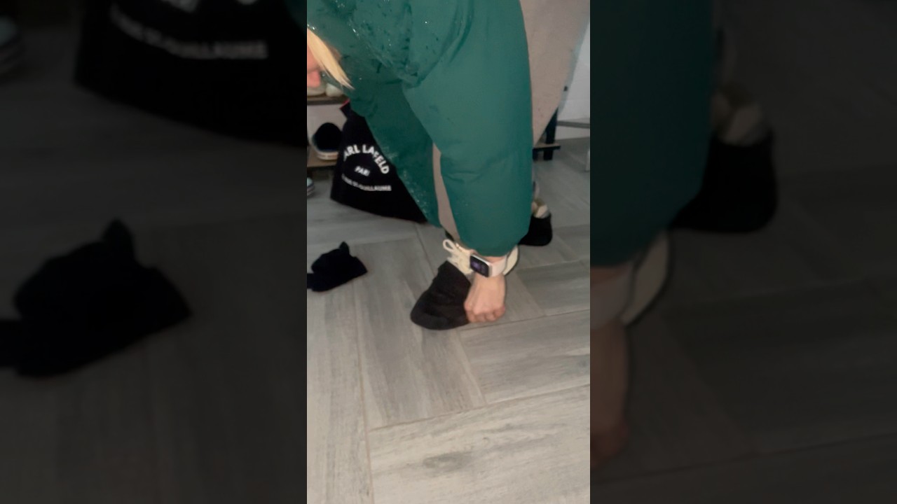 Носки для бега одеваем на кроссовки :)