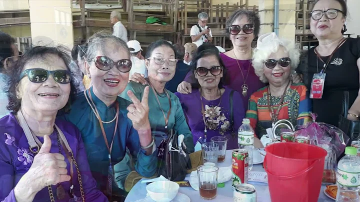 Thăm Lại Trường Xưa(Thơ: Hoàng Lan*Sáng tác: Khánh Vân & cũng là ca sĩ)