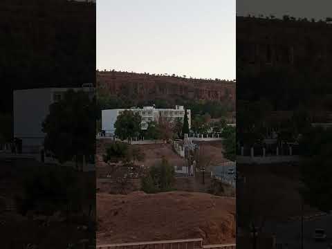 اللهم يامسهل شديد ياملين حديد يا منجر وعيد يا من هو على كل يوم امر جديد اخرجني من حلق ضيق الى اوسع