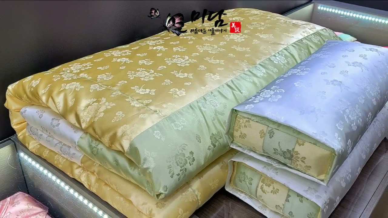 한옥 스타일에 잘 어울리는 옛날이불 한옥 스타일에 잘 어울리는 옛날이불