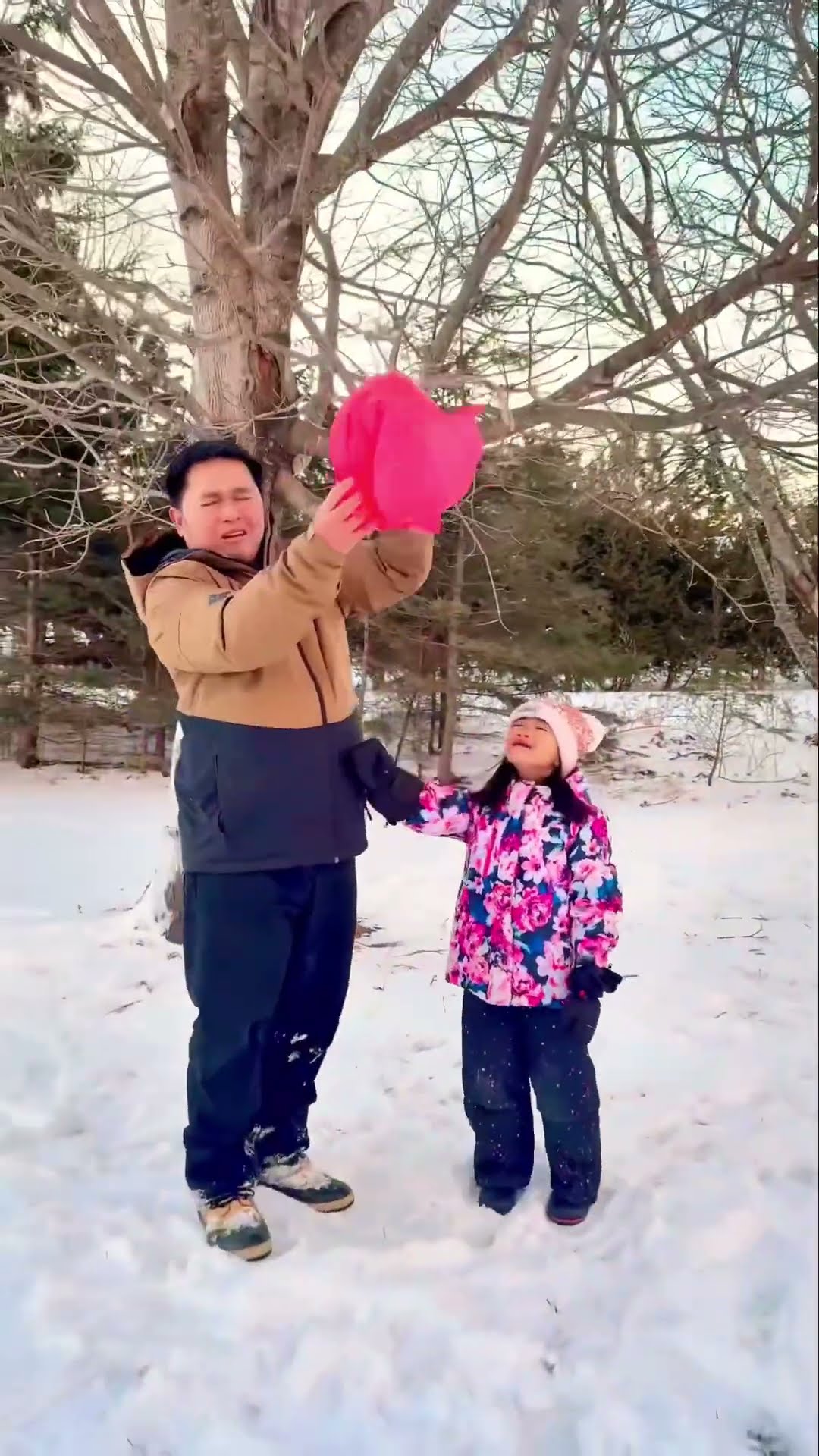 Balloon prank on daughter ????