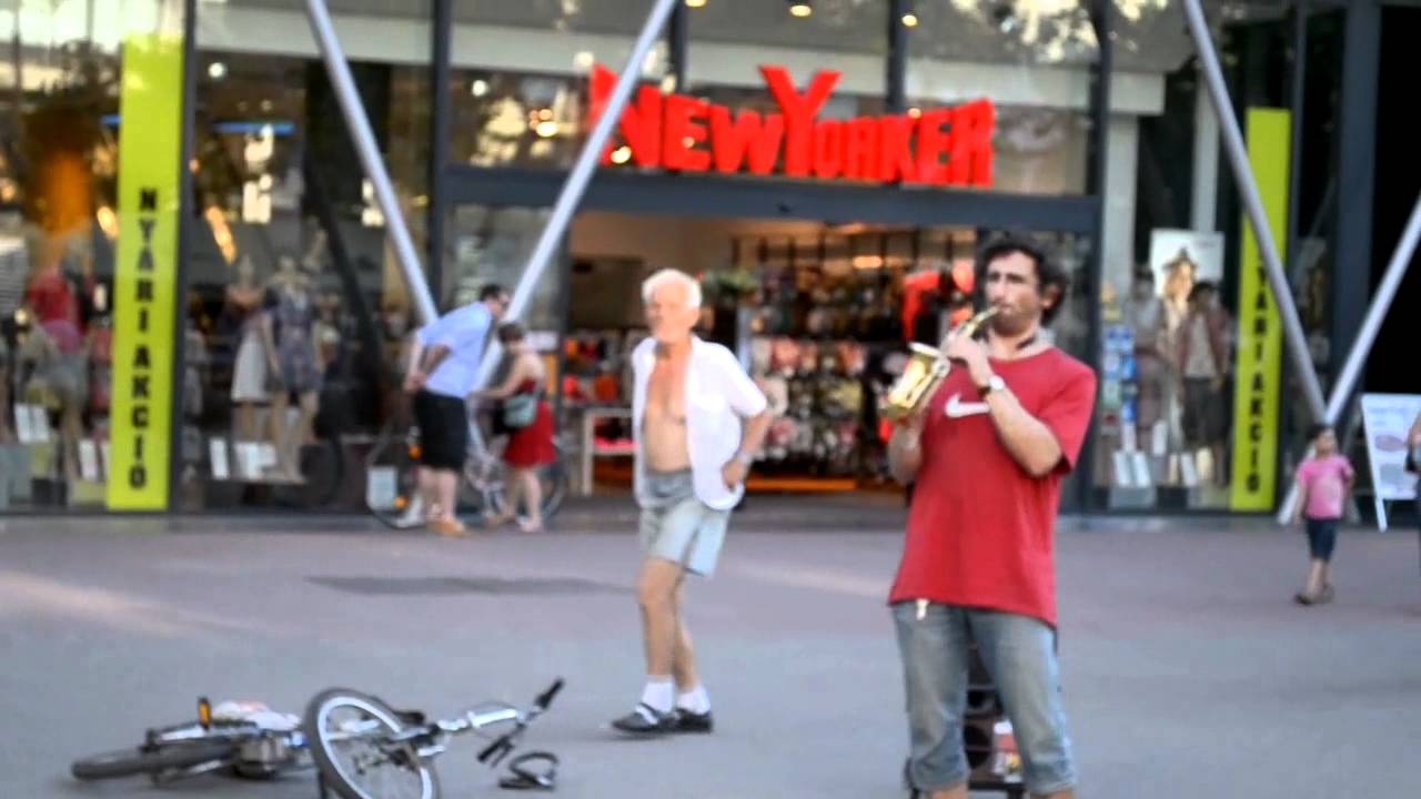 Uccazenélés a Vörösmartyn és egy táncoló csőves :D