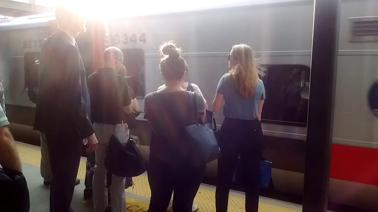 metro-north-grand-central-m8-train-1221-at-larchmont-youtube