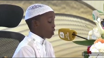 القارئ الصغير عبدالله حسن من الصومال    قراءة خاشعة وصوت شجي #قران_كريم #عبدالرحمن_السديس  #مسجد